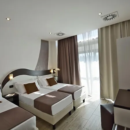 Luxor מלון 3*