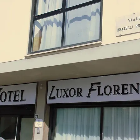 Luxor מלון